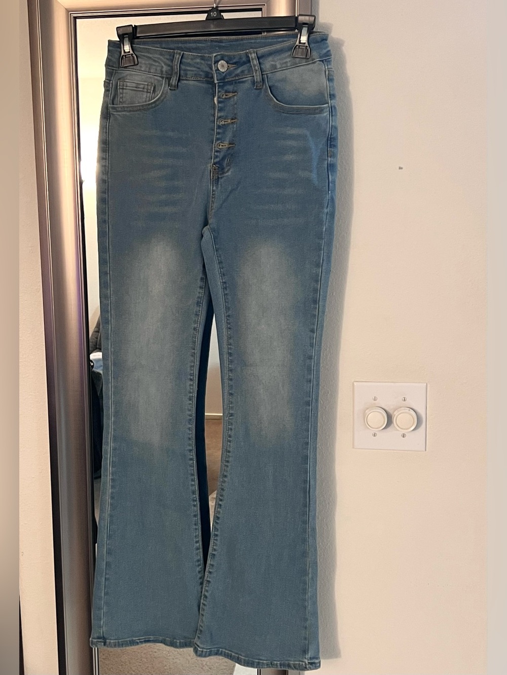 TikTok Viral NWOT Women’s High-Rise Light Blue Flare Jeans Sz Small Flare